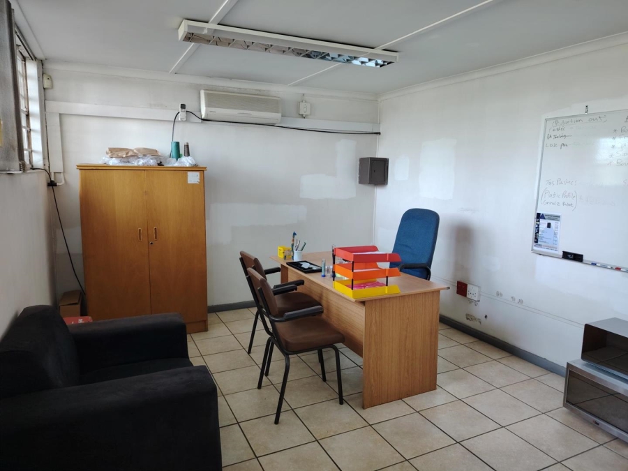 To Let commercial Property for Rent in Triangle Farm Western Cape